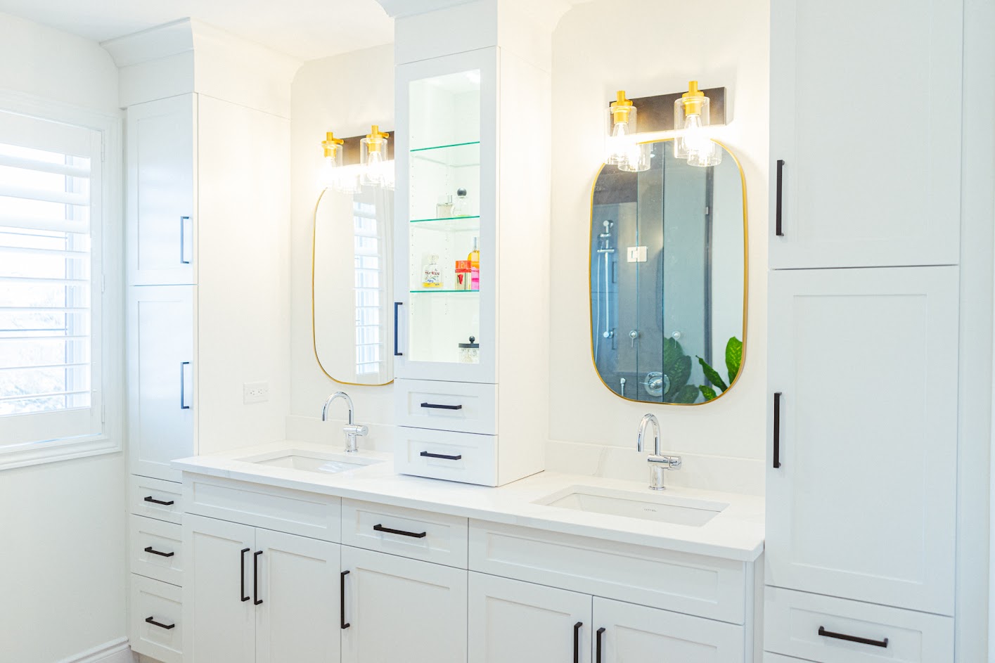 A bathroom designed by Melinda Sedgemore Design Inc. Hamilton Kitchen and Bath Designer